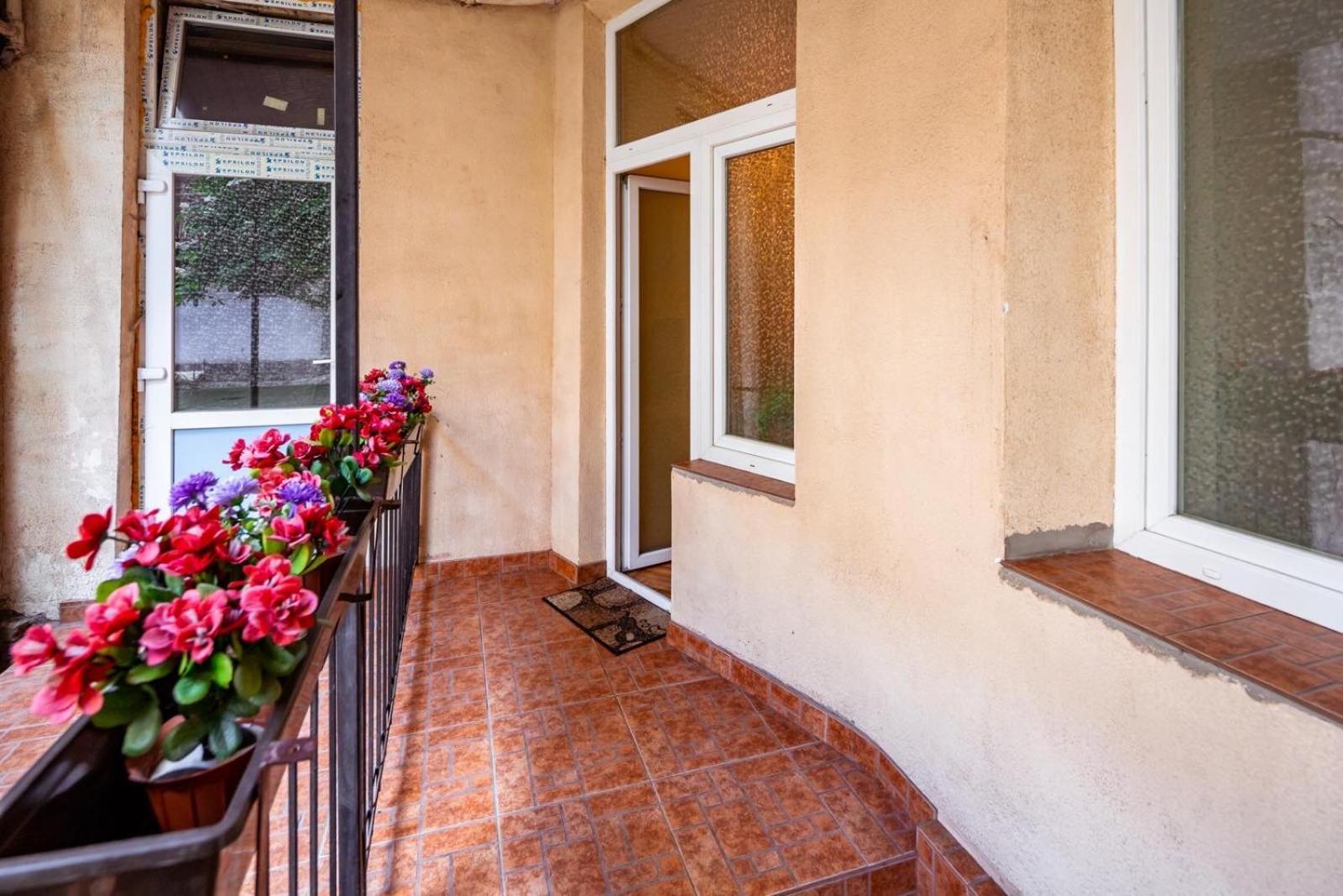 2 Rooms Central Anna Apartment إلفيف المظهر الخارجي الصورة